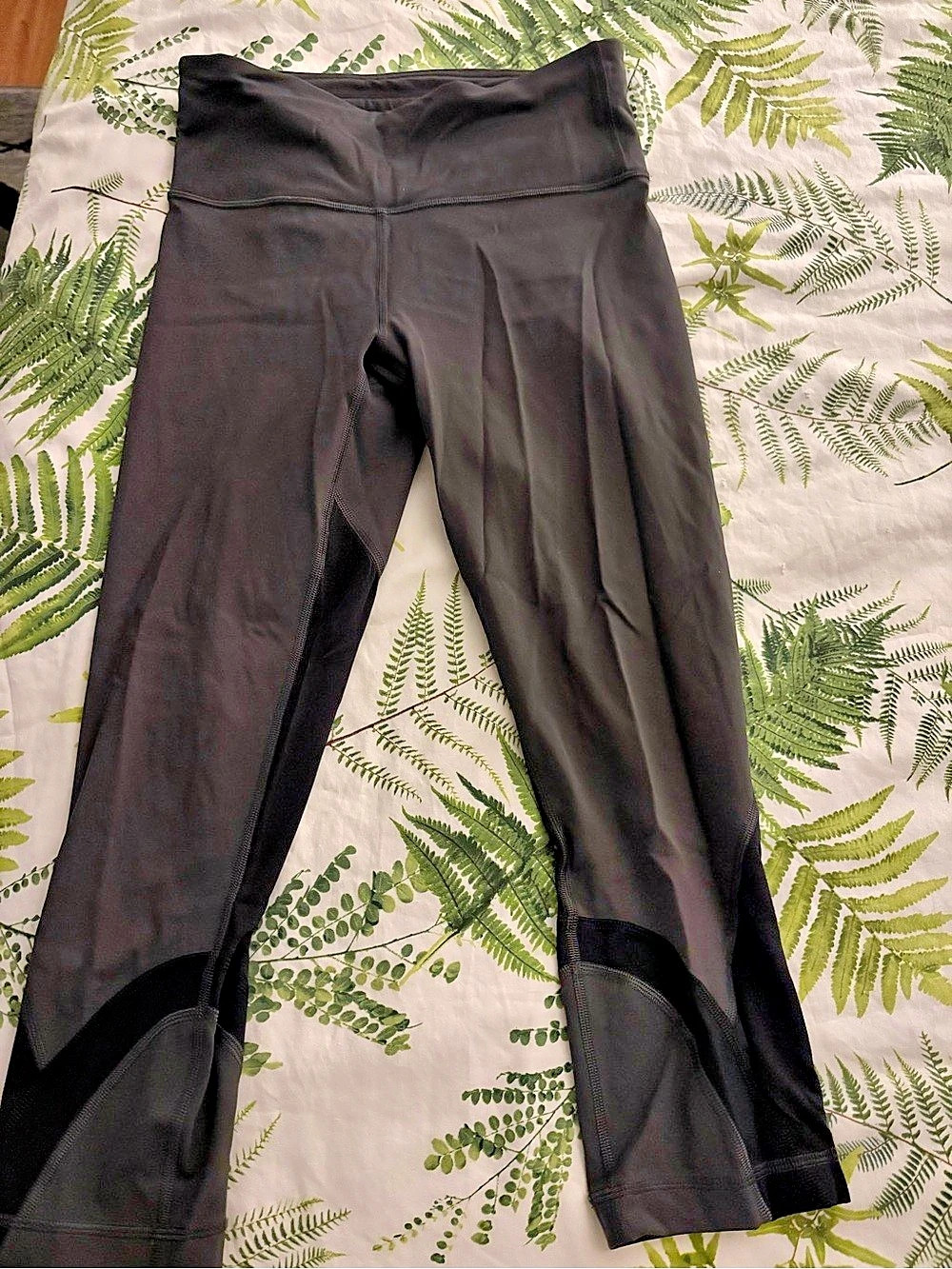 lululemon Speed Up Crop Black Leggings Size 6